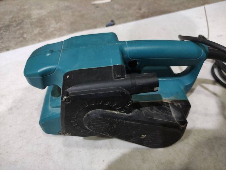 Дешево Makita 9910 з ломбарду