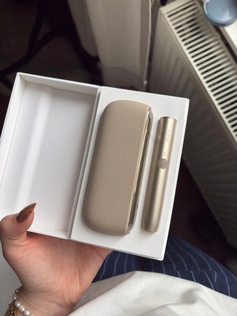Купити Новий пристрій iqos iluma . Золотий. Запакованний. Гарантія. Б/У