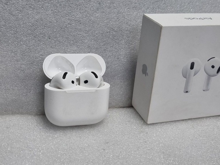 Купити Apple airpods 4 Б/У