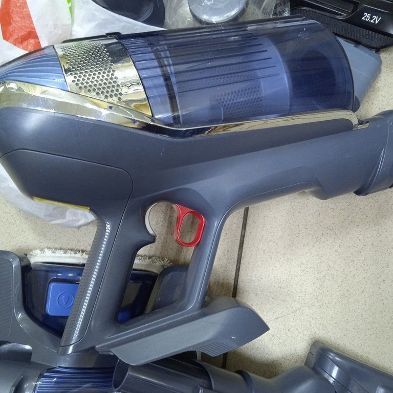 Дешево Rowenta X-FORCE 11.60 AQUA RH9890WO з ломбарду