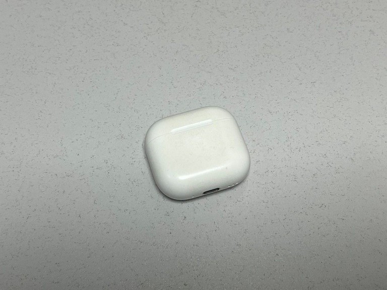 Купити Apple airpods 4 with active noise cancellation Б/У