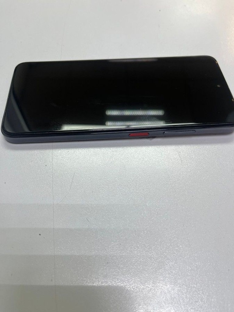 Дешево Zte nubia v60 8/256gb з ломбарду