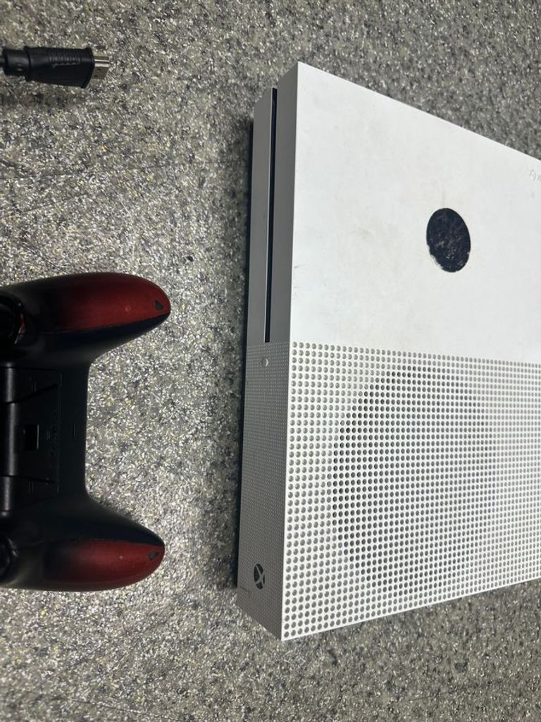 Розпродаж Microsoft Xbox One S 1TB, продавець Техноскарб