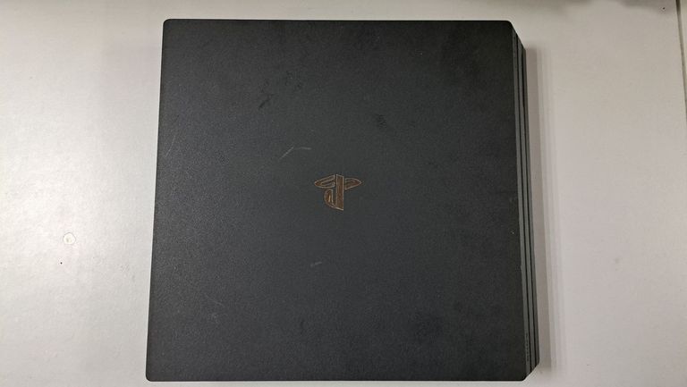 Купити Sony PlayStation 4 Pro (PS4 Pro) 1TB Black (9773412) Б/У