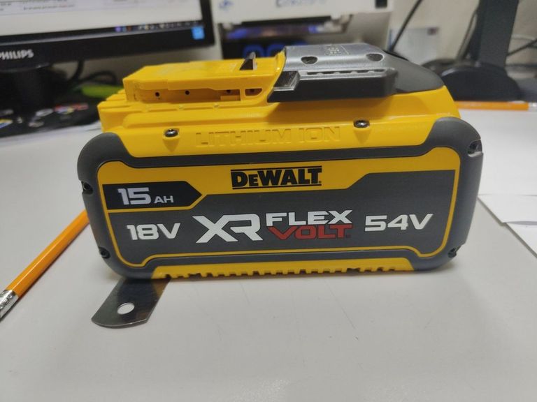 Дешево Dewalt dcv586mn з ломбарду