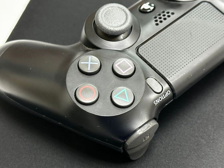 Объявление Sony DualShock 4 V2 Black (9870357) Б/У