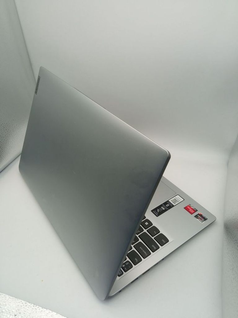 Дешиво Lenovo 15/ryzen 3 7320u ddr5/16gb ddr5/hdd *відсутній/ssd 512 gb/*інтегрована с ломбарда