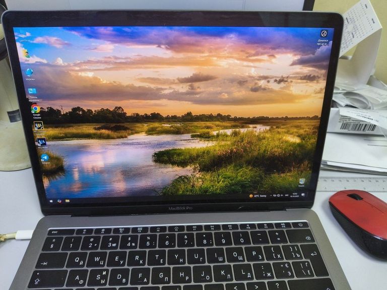 Купити Apple a1708 /macbook pro 13,3" core i5 2,3ghz/ram8gb/ssd128gb/intel iris plus graphics 640 Б/У