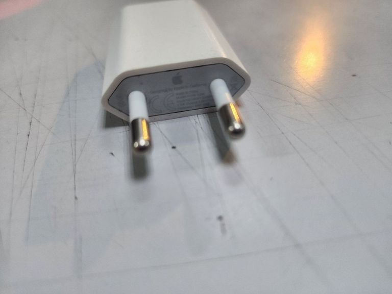 Купити Apple 5W USB Power Adapter A2118 (MGN13) Б/У