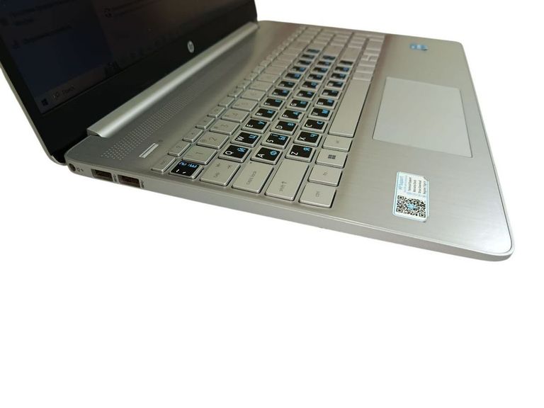 Дешиво Hp 15/core i3-1215u ddr5/8gb ddr4/hdd *відсутній/ssd 256 gb/*інтегрована с ломбарда