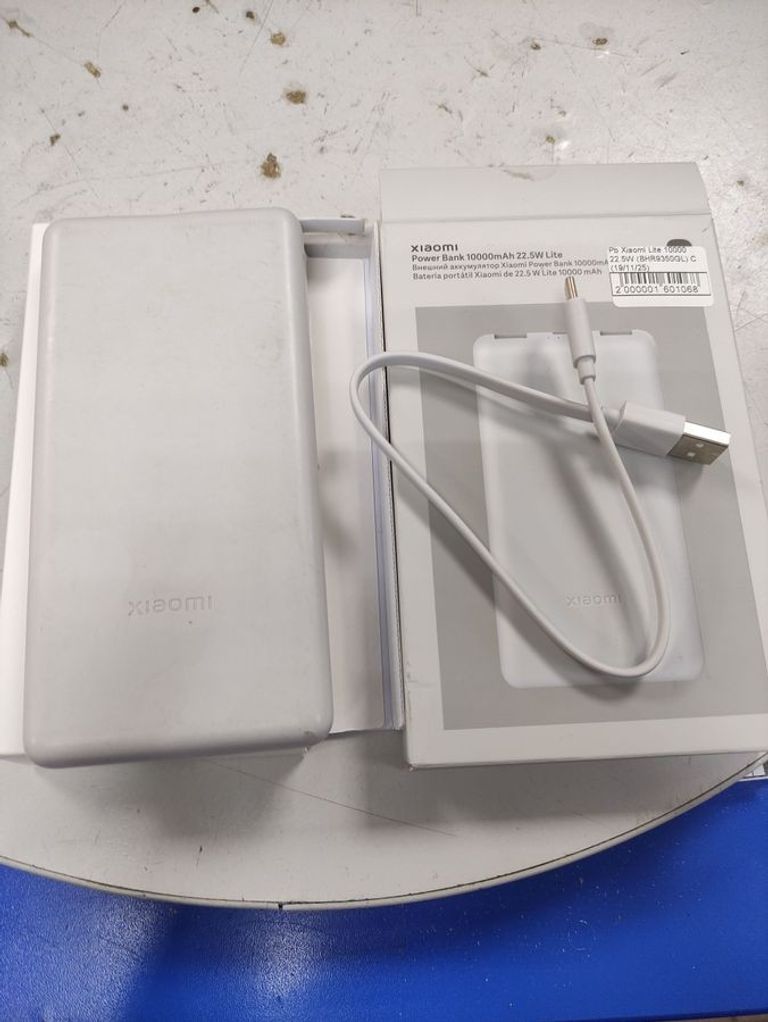 Купити Xiaomi 10000 Б/У