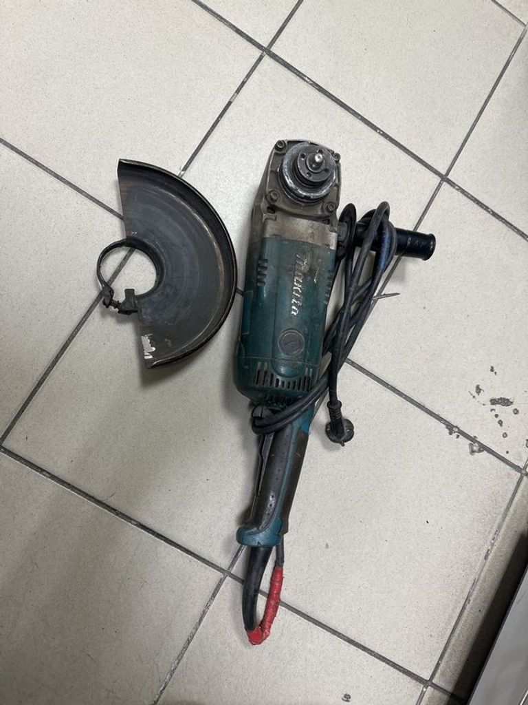 Купить Makita GA9020 Б/У