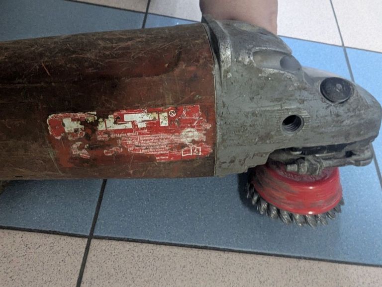 Дешево Hilti dc 230-s з ломбарду