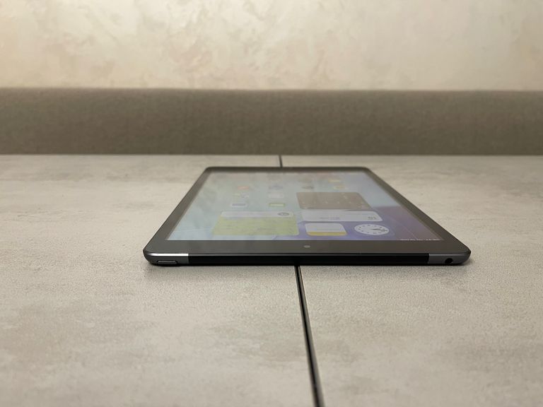 Apple iPad A2603 MK663LL/A (9 Gen), 10.2", A13 Bionic, 64GB, 4G LTE Код:null. Зображення 4
