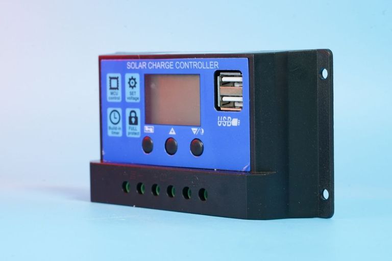 Дешиво OEM KW1230 ШІМ 12/24В 30А. с ломбарда