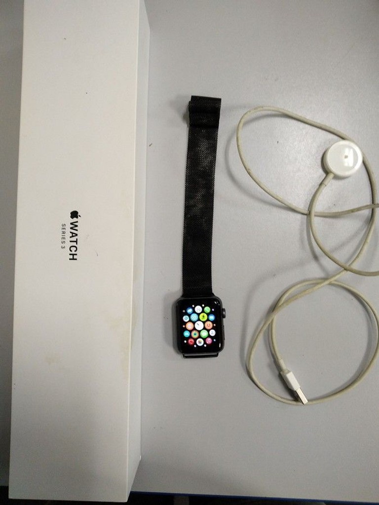 Купить Apple watch series 3 gps 42mm aluminium case a1859 Б/У