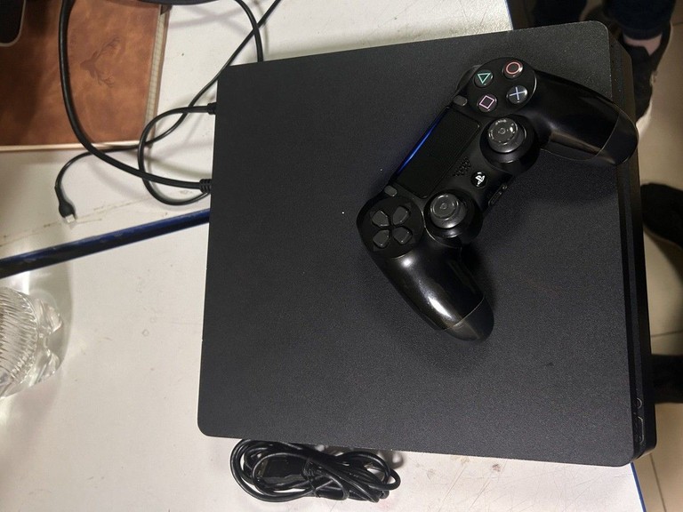 Оголошення  Sony PlayStation 4 Slim 1TB Black Б/У