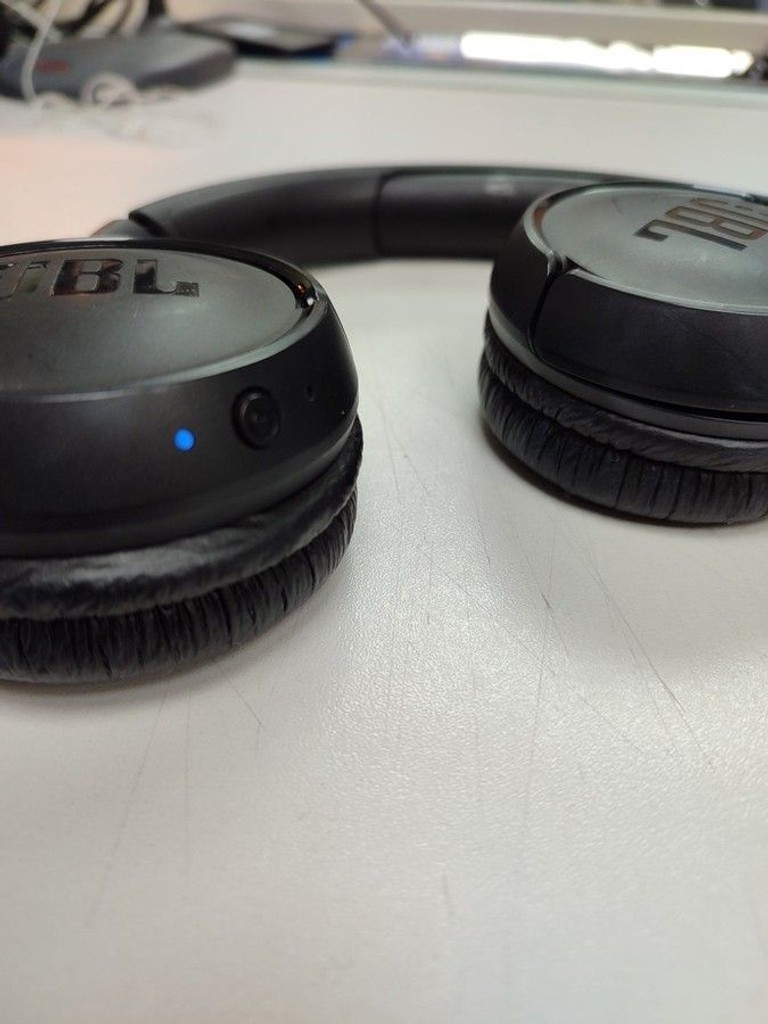 Дешиво Jbl tune 510bt с ломбарда