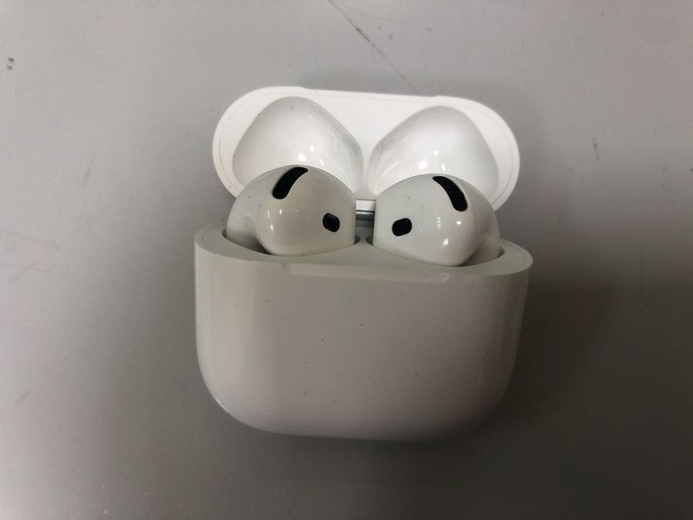 Купити Apple airpods 4 Б/У