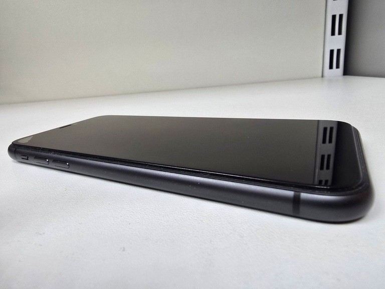 Apple iphone 11 64gb Код:01-200979870. Зображення 9