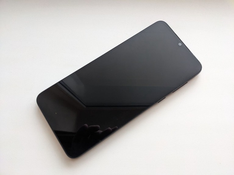 Дешево Motorola Moto E13 2/64GB Cosmic Black (PAXT0034) з ломбарду