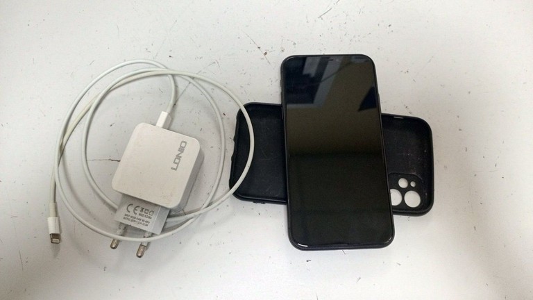 Розпродаж Apple iphone 11 64gb, продавець Техноскарб