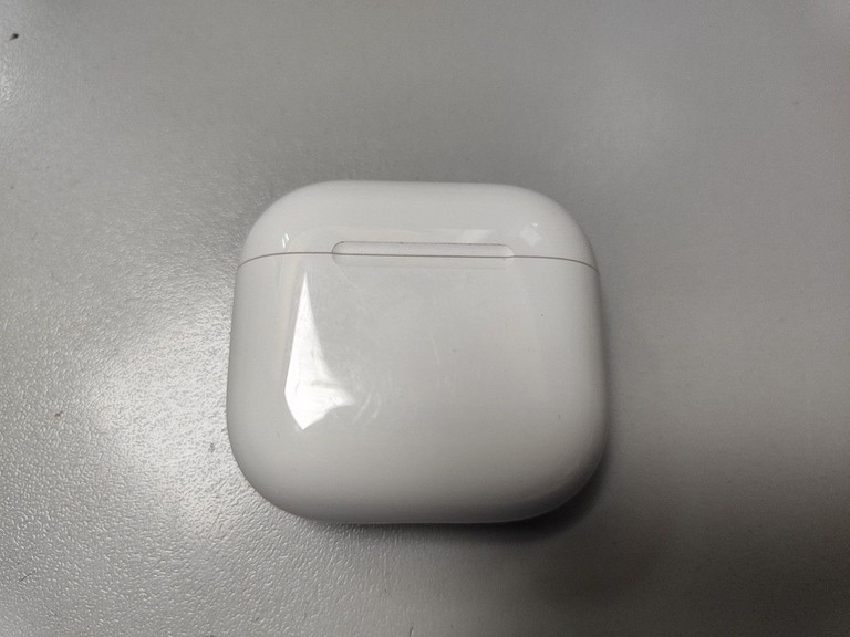 Дешево Apple airpods 4 з ломбарду