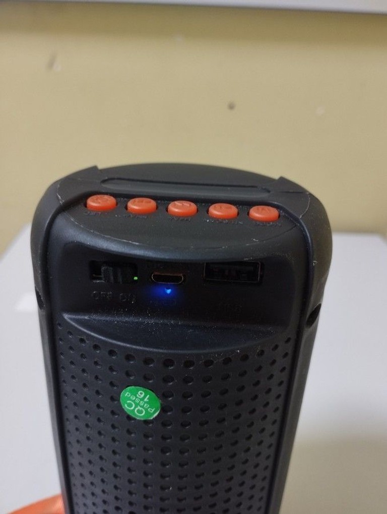 Дешево Без Виробника bt speaker з ломбарду