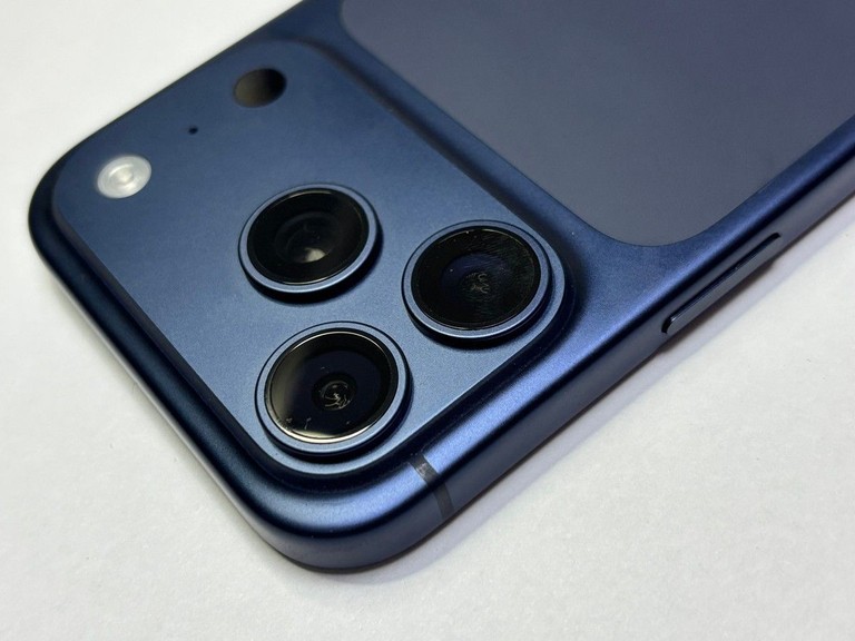 Apple iPhone 17 Pro 256GB Deep Blue (MG8J4) Код:01-201005009. Зображення 7
