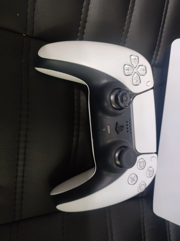 Дешиво Sony PlayStation 5 825GB с ломбарда