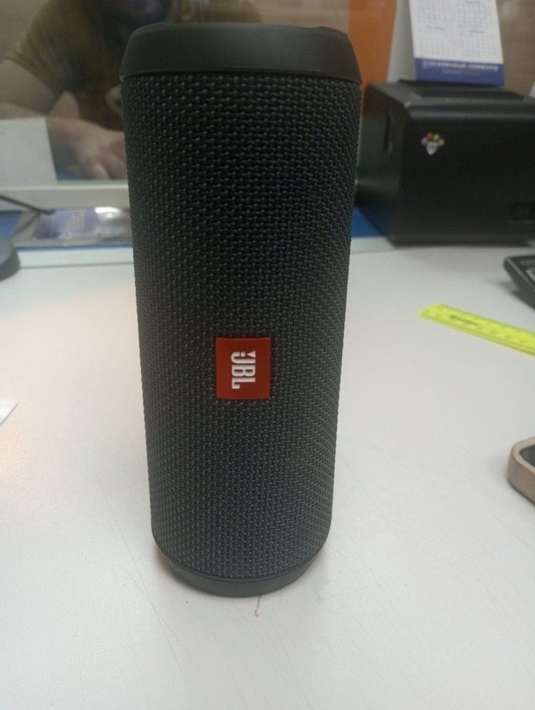Купити Jbl flip essential Б/У