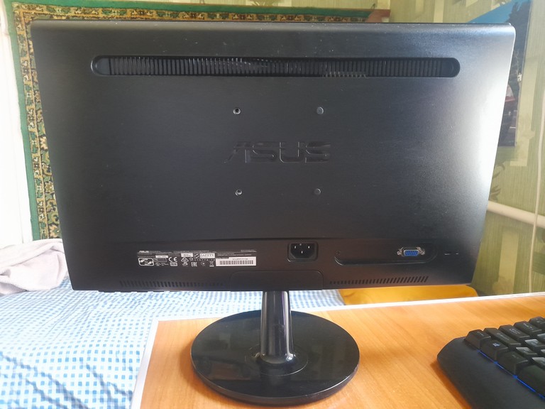 Купити Asus VS197DE Б/У