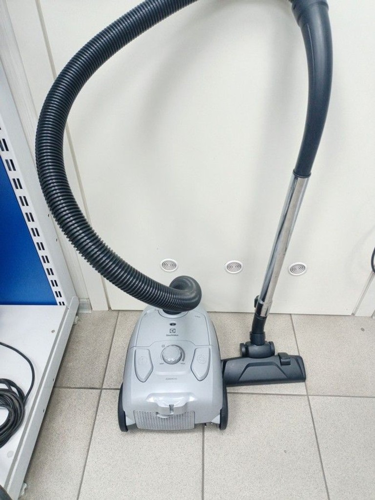Дешево Electrolux EB31C1UG з ломбарду