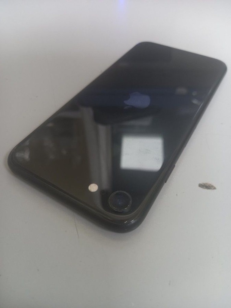 Дешево Apple iPhone SE 2020 64GB Black Slim Box (MHGP3) з ломбарду