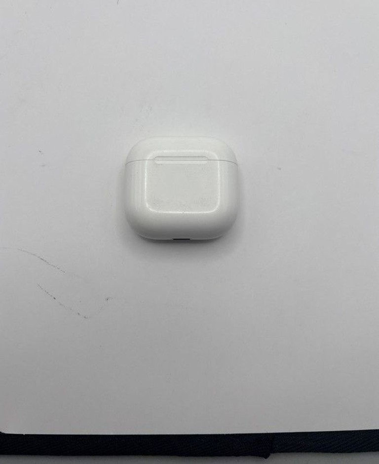 Купить Apple airpods 4 Б/У