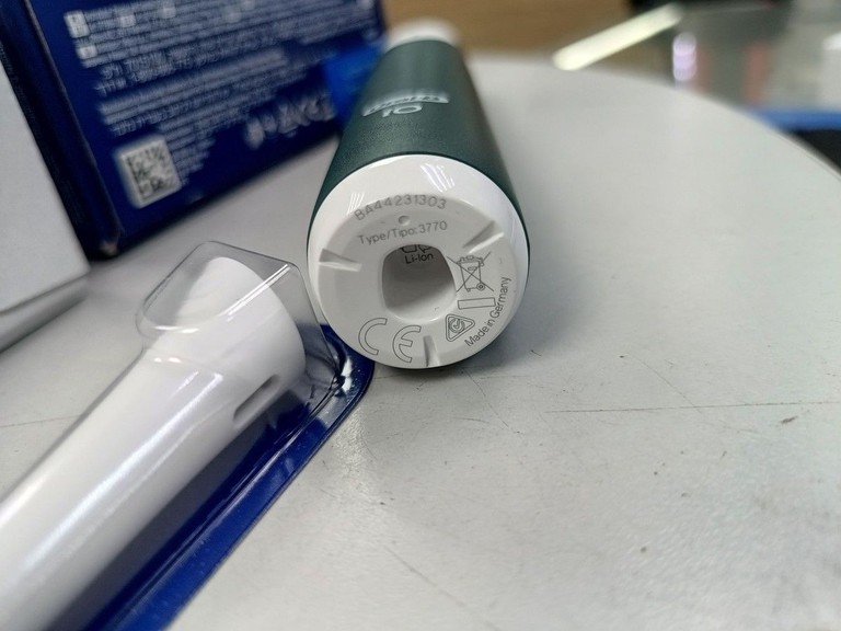 Дешево Oral-B oral-b io series 2 clean & care з ломбарду