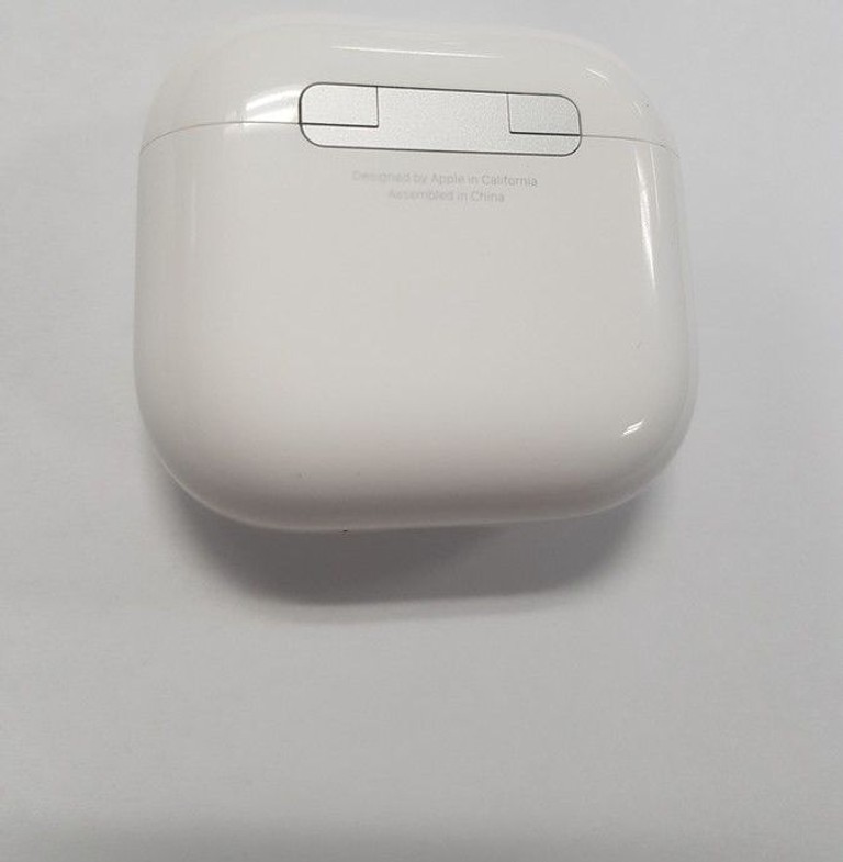 Дешево Apple airpods 4 with active noise cancellation з ломбарду