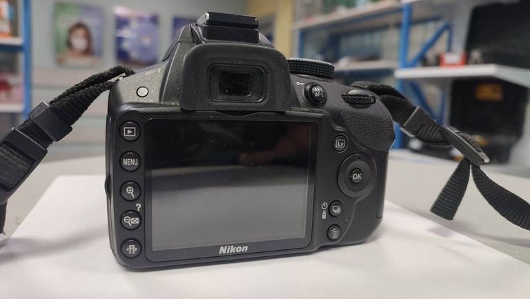 Оголошення Nikon d3200 nikon nikkor af-s 18-55mm f/3.5-5.6g vr dx Б/У