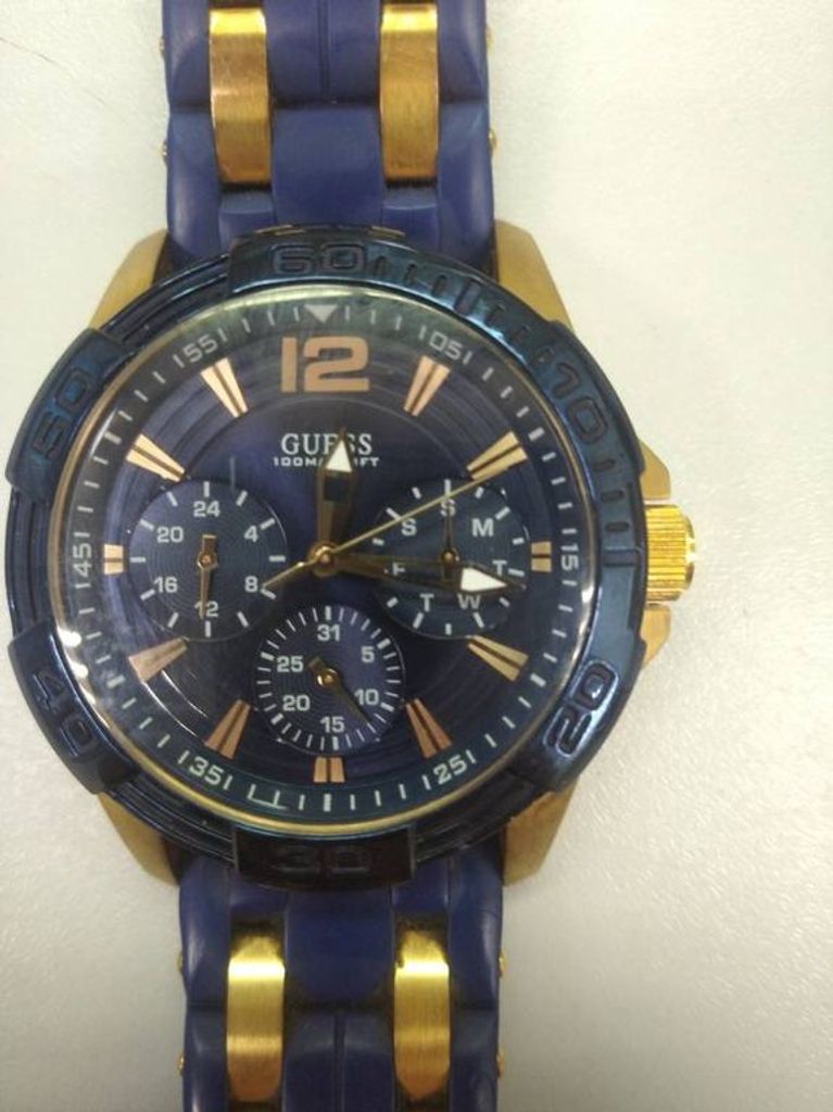 GUESS W0366G4