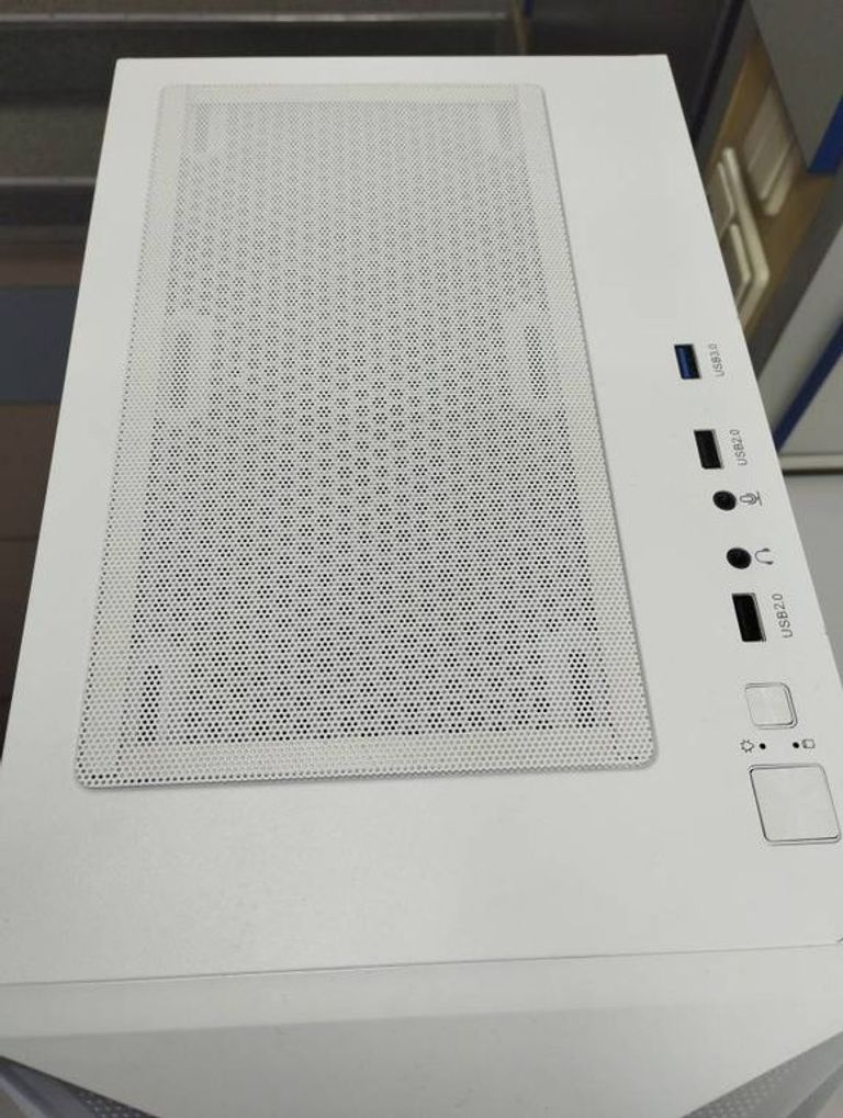 Дешиво . core i7 13700k ram 32gb ssd 1tb +ssd 256gb geforse rtx 3060 ti 12gb с ломбарда