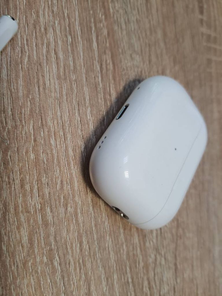 Apple AirPods Pro 2nd generation (MQD83)