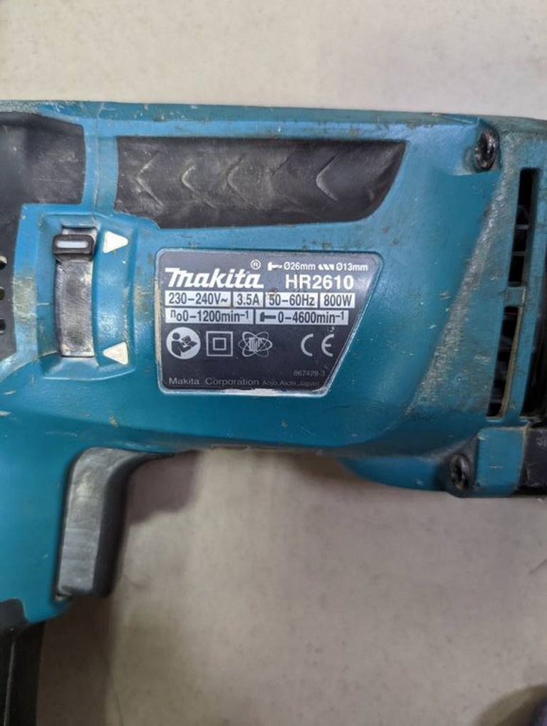 Makita HR2610