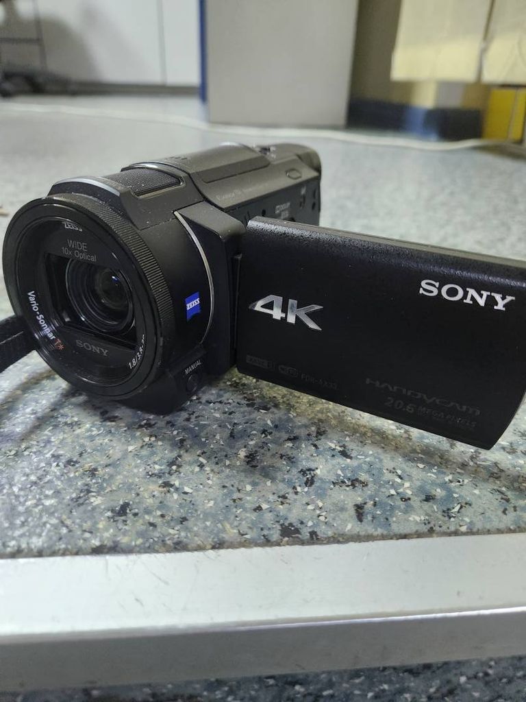 Sony FDR-AX33