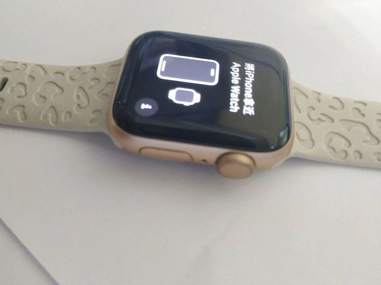 Apple apple watch se gps 40mm aluminum case w. abyss s Код:01-200459960. Изображение 6