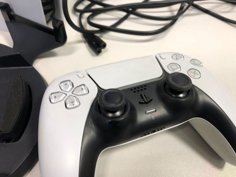 Дешиво Sony PlayStation 5 825GB с ломбарда