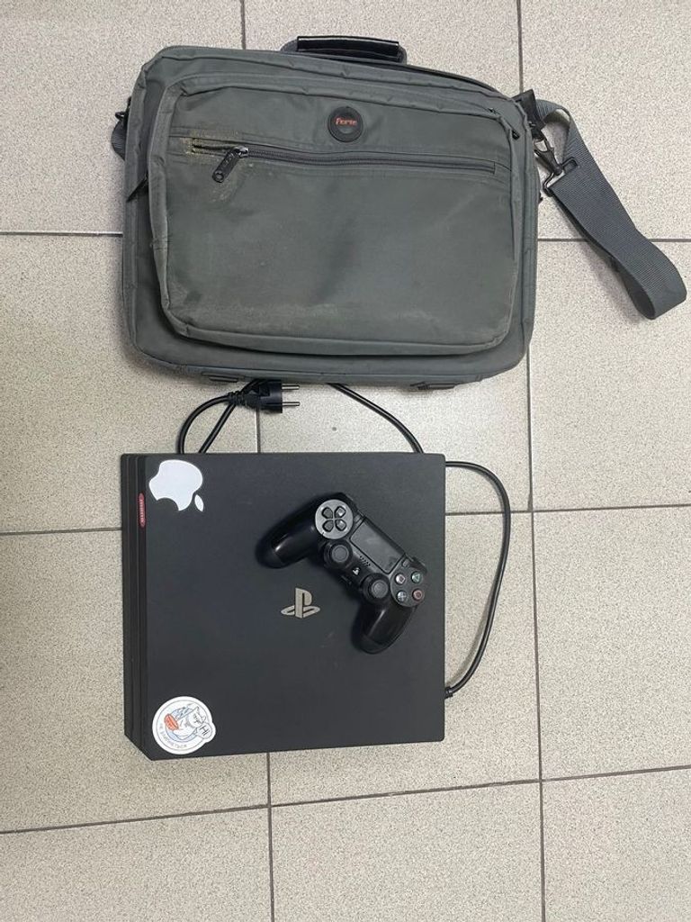 Купити  Sony PlayStation 4 Slim 1TB Black Б/У