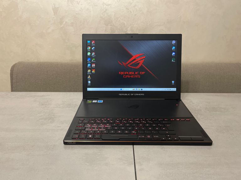 Купити Asus ROG Zephyrus GX501VI-GZ020T Б/У
