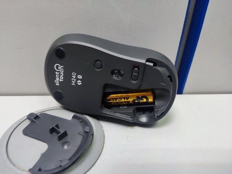 Розпродаж Logitech M240 Off White (910-007120), продавець Техноскарб