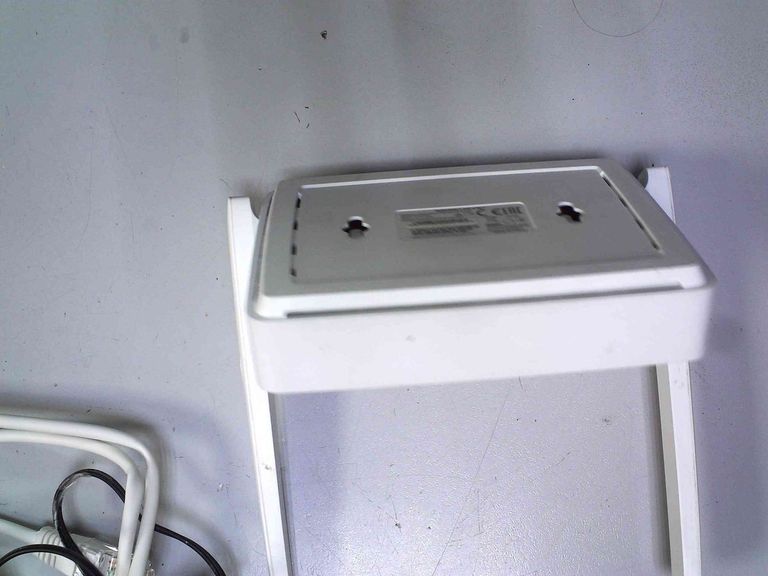 Дешиво Mercusys mw302r с ломбарда