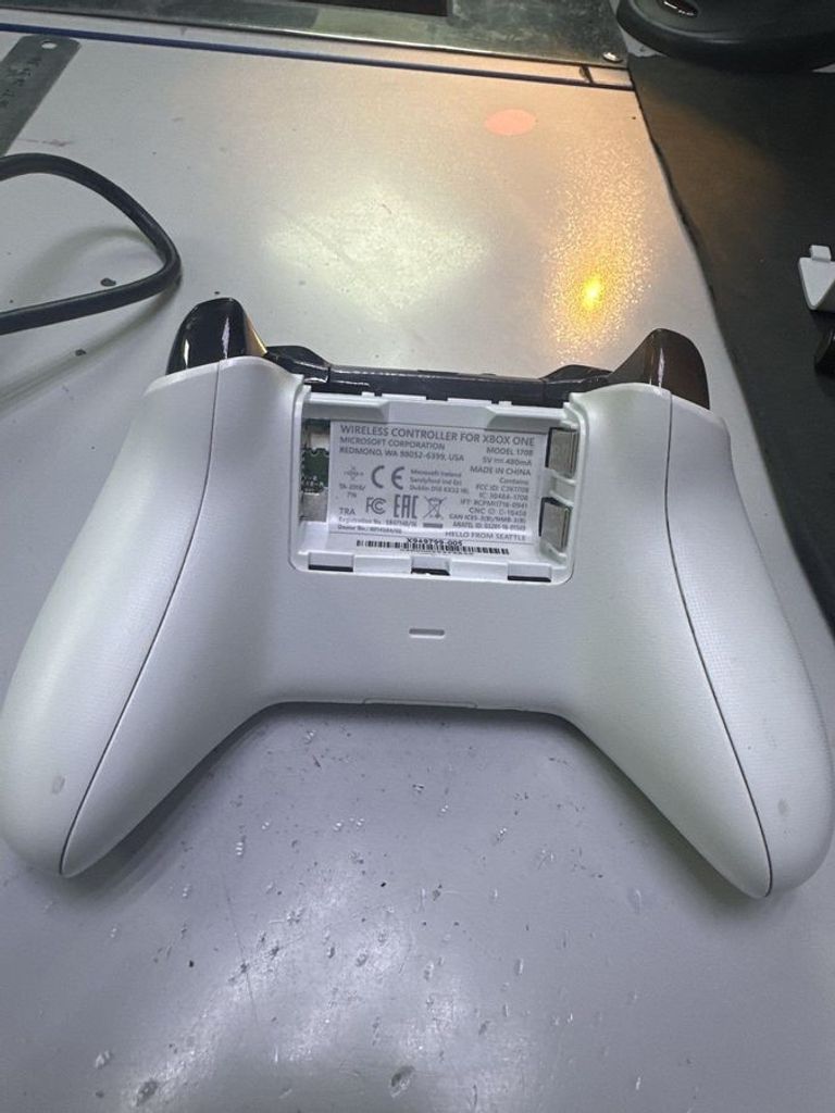 Купить Microsoft 1708 xbox one wireless controller Б/У